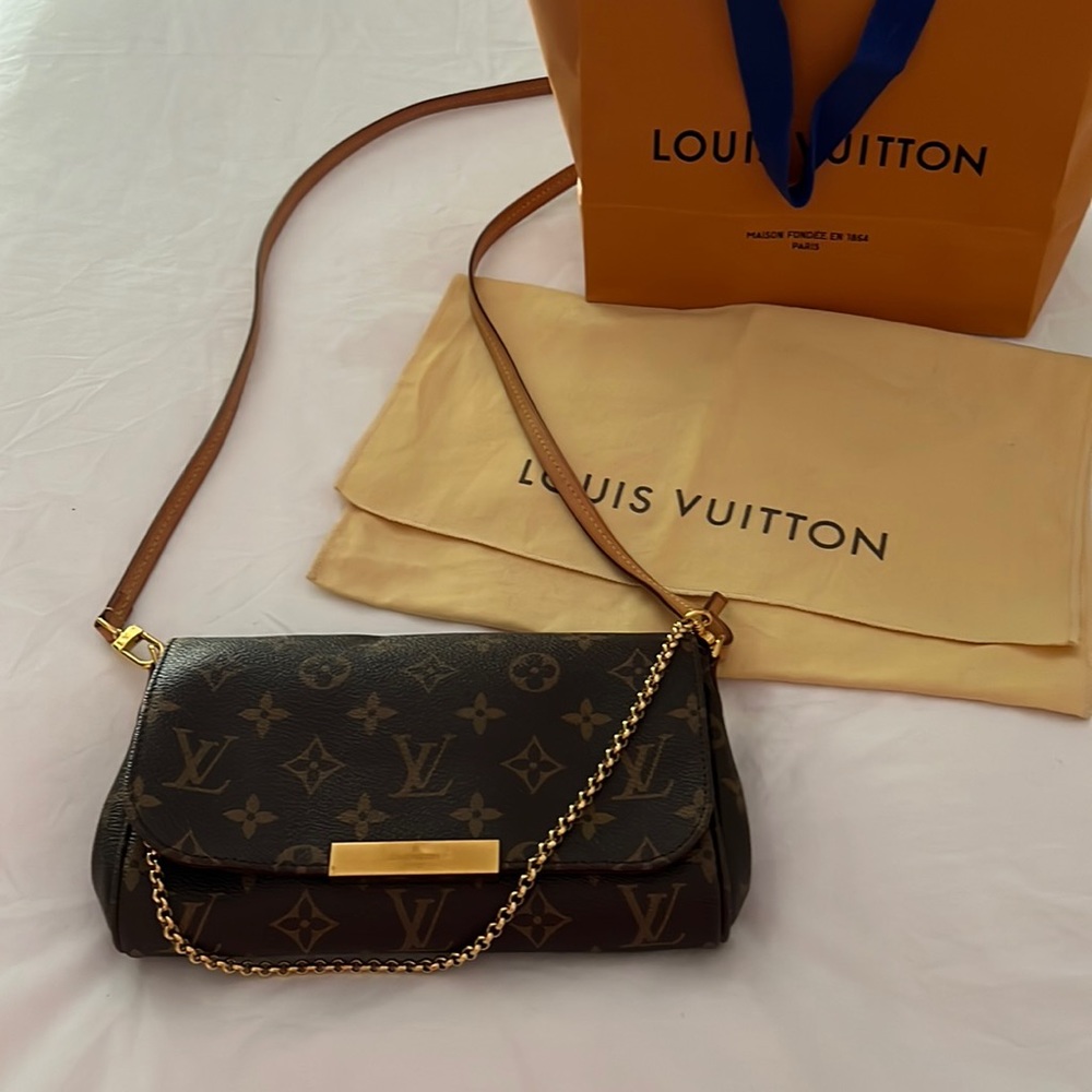 Louis Vuitton favorite pm bag - great condition. minor scratches on hardware.